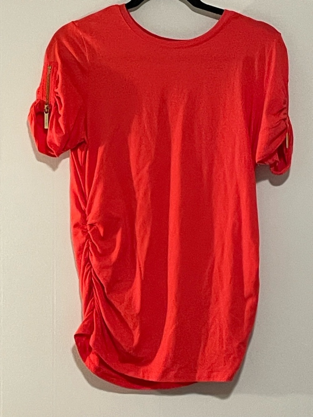 Women’s Red Short Sleeve Ruched Tee - Unbranded. Item # 11455